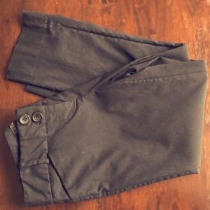 The Limited Exact Stretch Capris—Black